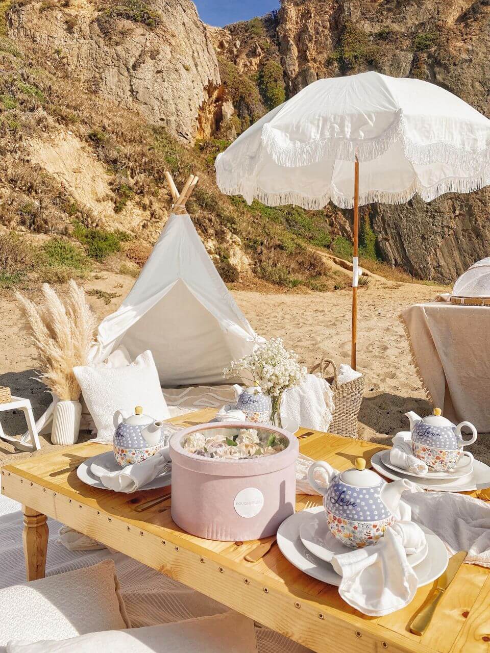 beautiful picnic setup in Malibu