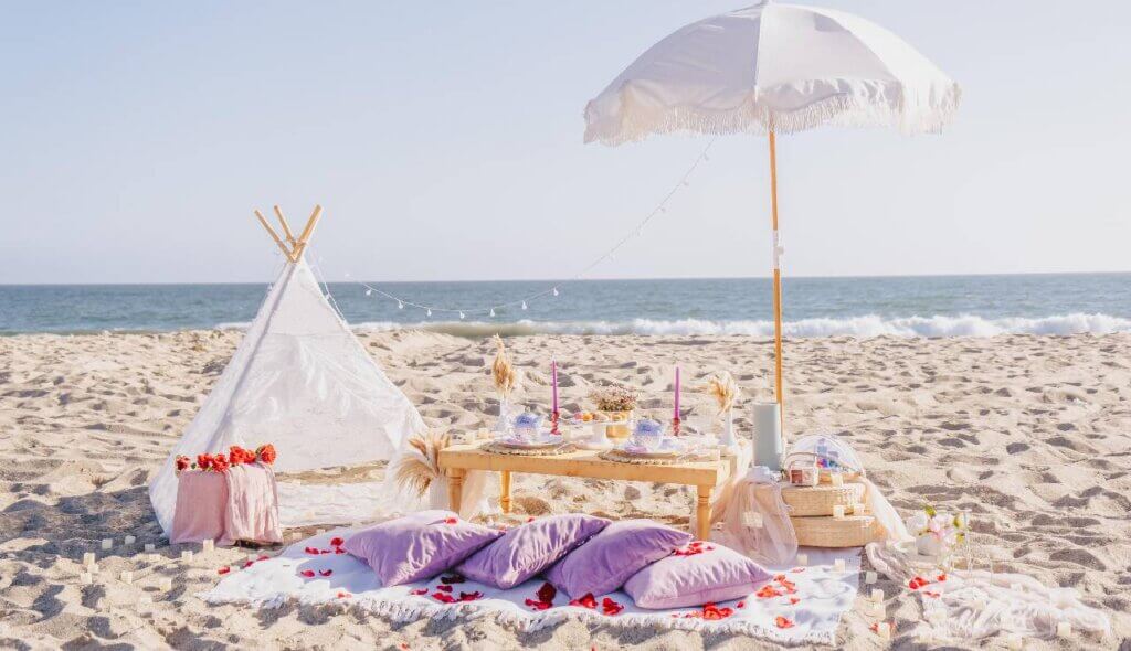 beach picnic date