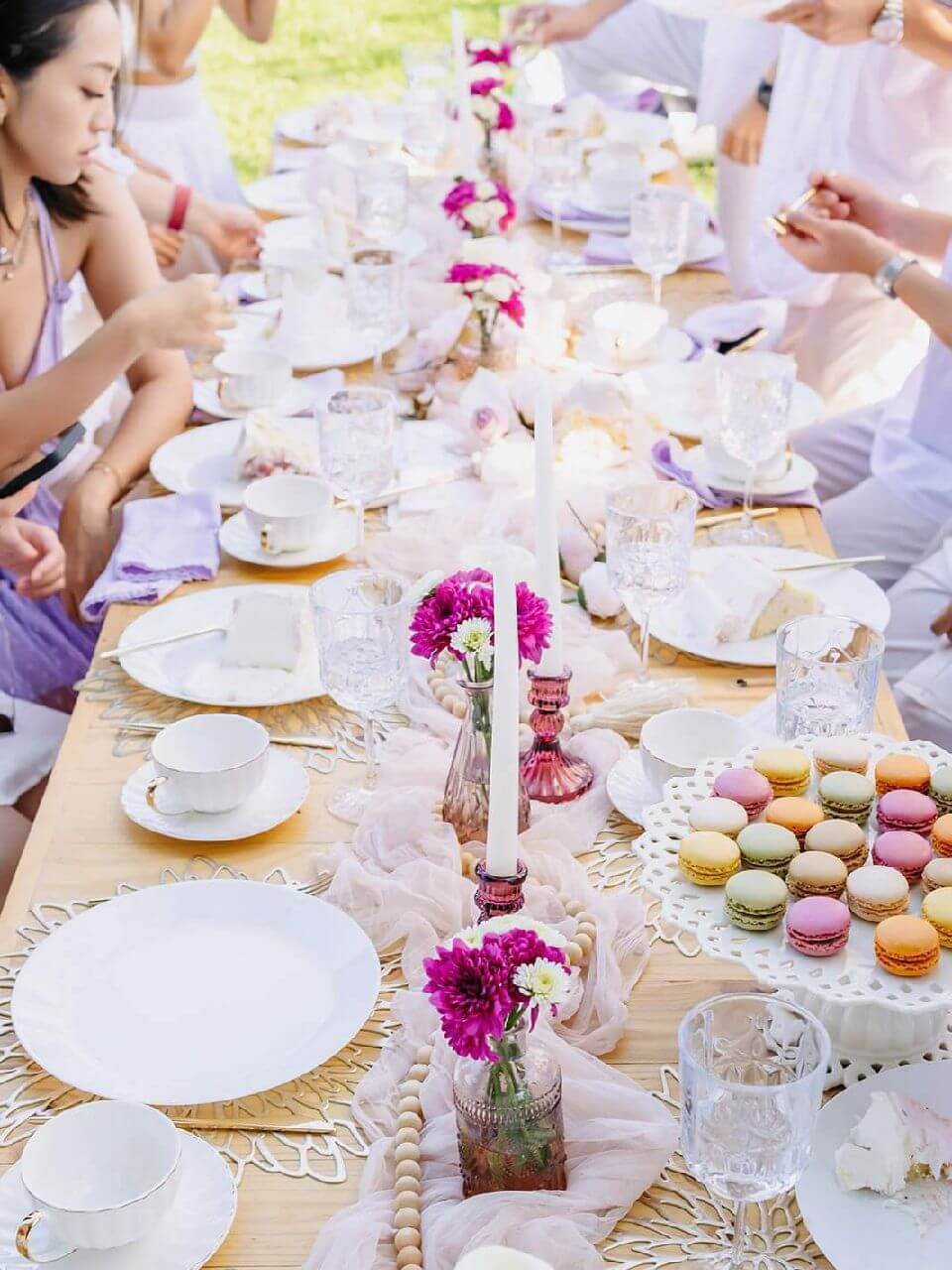 luxury pop-up picnic setup for a large party