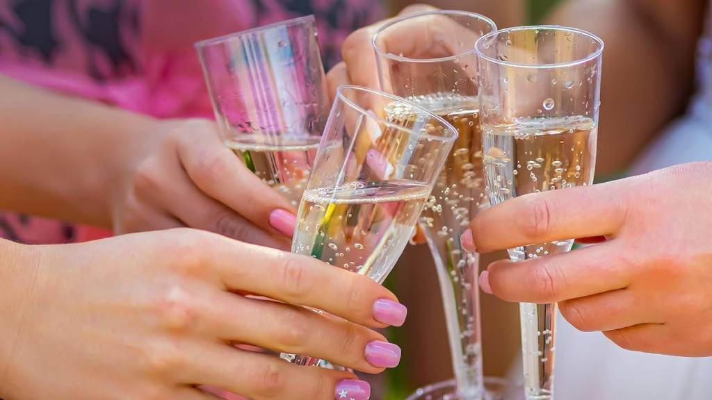 plastic champagne flutes - 5 top picks