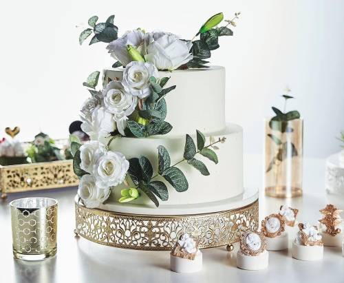 wedding cake stand